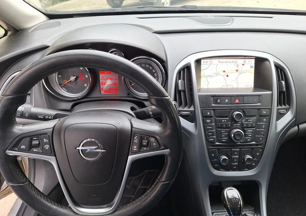 Opel Astra cena 23000 przebieg: 224000, rok produkcji 2013 z Pruszcz Gdański małe 92